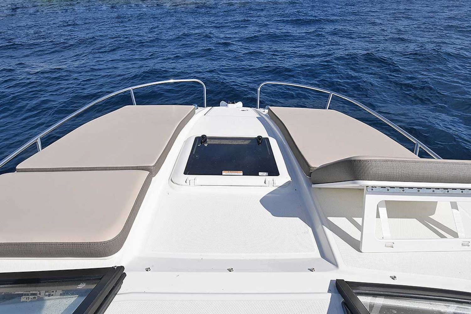 slider 3 Bayliner VR6 Cuddy